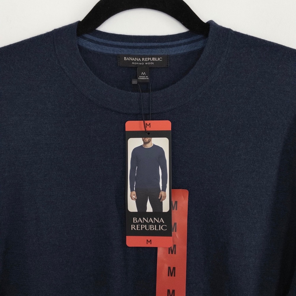 Banana Republic Merino Wool Sweater Men's Medium Navy Crew Neck Lightweight NWT - Picture 5 of 8